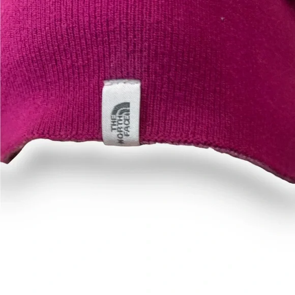 The North Face Reversible Pink / Purple Beanie - Picture 4 of 7